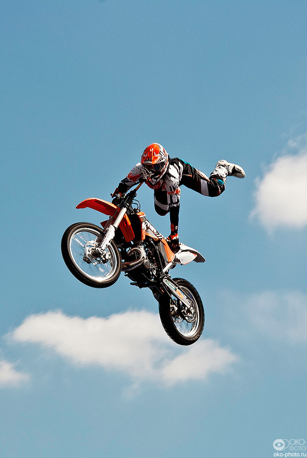 Мотофристайл-шоу Adrenaline FMX Rush 2012 на Moscow City Racing. © Евгений Медведев / ОКО-Фото