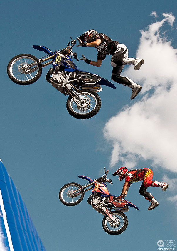 Мотофристайл-шоу Adrenaline FMX Rush 2012 на Moscow City Racing. © Евгений Медведев / ОКО-Фото