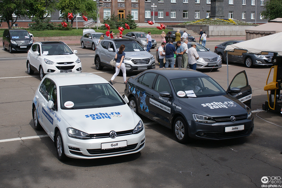 Автомобили Volkswagen — Генерального партнера Олимпийских и Паралимпийских игр 2014 в Сочи. © Евгений Борисов / ОКО-Фото